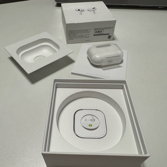 AirPods Pro - Normal Use - Picture 9 of 11